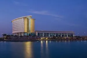 Bay La Sun Hotel and Marina - Emaar King Abdullah Economic City - 拉比格