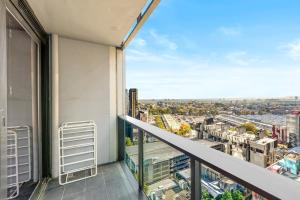 Prime Location & Central Views Nest at MelCBD 2B1B