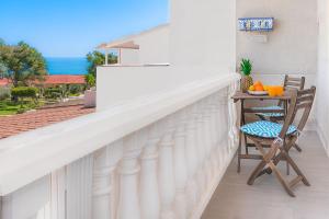 Bungalow Blue Dream 4 -Sea views, terrace and pool