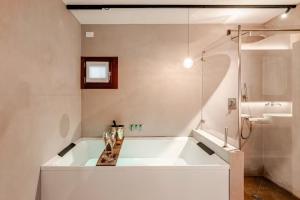 Venice Luxury Suite - Private Jacuzzi and Design