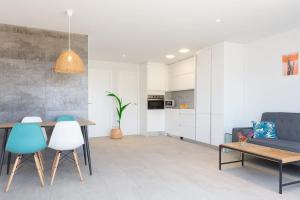 Great Top Apartment: Sea views, terrace and pool