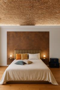 Il salotto di Torino centrale in piazza Vittorio Veneto by Turin House Collection