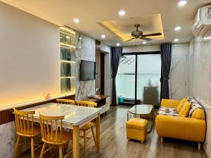La Maison HUD building 2beds