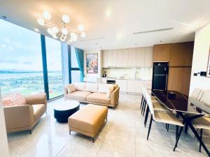 Comzy Hạ Long Homestay ICON40