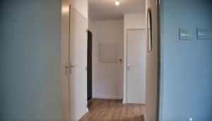Appartements pres Avignon clim parking jardin : photos des chambres