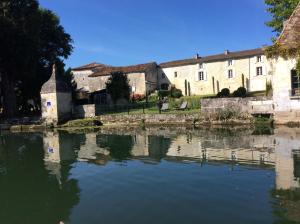 B&B / Chambres d'hotes La Cascade de Saintonge : photos des chambres
