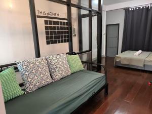 Charoen Nakhon 48 House