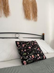 Menta Boho Piraeus Apartment