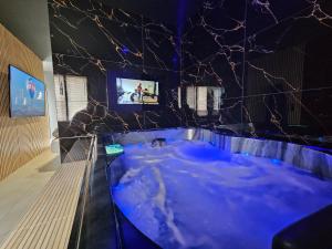 a relaxing night for lovers