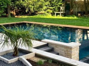Les Ecuries de Rigny, Suite haut de gamme avec jardin, jacuzzi et piscine