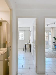 3P terrace, with air conditioning beach and center within walking distance