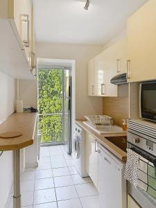 3P terrace, with air conditioning beach and center within walking distance