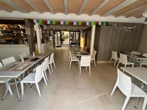 HOTEL ISLA PLANA