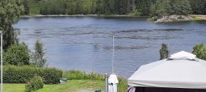 Leilighet i egen bolig nær togstasjonen, 30 min til Oslo og Gardermoen flyplass