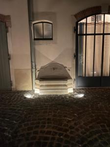 B&B / Chambres d'hotes Les Ecuries de Rigny, Suite haut de gamme avec jardin, jacuzzi et piscine : photos des chambres