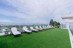 Skyline Stay - Empire Tower