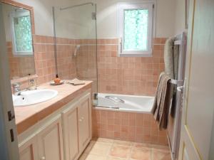 Petite maison à lentrée de Saint-Tropez