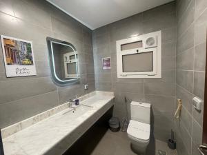 One Bedroom Apartment with a Unique Hut Corner