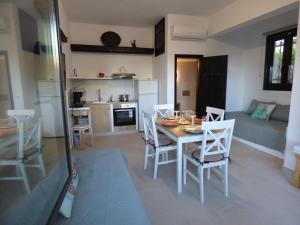 Villa Mimosa Poros Beachfront Apartment