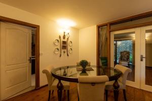 Lake View 3BHK close to Mall Road Zen Den