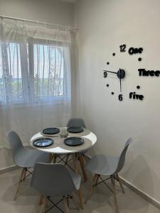 Coni and Dim HOUSE