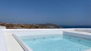 Villa Aderfia with private hot tub
