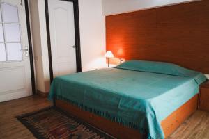 Lake Vista 2bhk close to Mall Road Mellow
