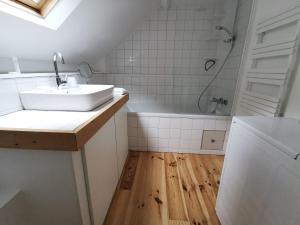 Maisons de vacances Le Moulin borde par l-Aven : photos des chambres