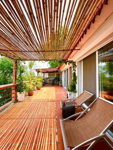 River side garden house