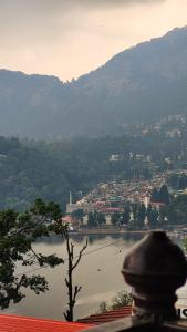 Panoramic View of Lake close to Mall Road Oasis