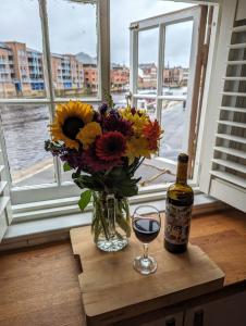 The Davey Tower, Medieval Riverside House