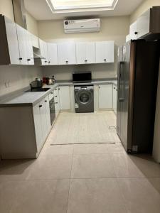 Brand New Al-Malqa Apartment La Gloria 05