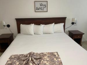 Pineapple Court Hotel