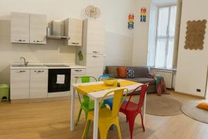 Casa vivace in centro Torino by Turin House Collection