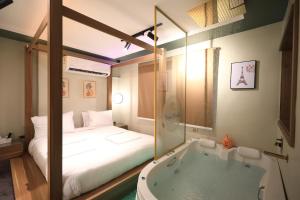 1 king BR Jacuzzi studio 5Min to cairo airport apartment