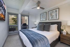 Ski-In Ski-Out Snowmass 2BR Condo with Hot Tub