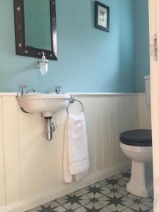 Miles by the Sea - Luxury coastal cottage with private beach access