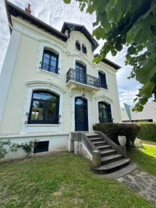 Villa des Troènes - centre ville - vue sur lAllier avec Piscine
