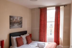 3 Bedroom Apartment with castle views