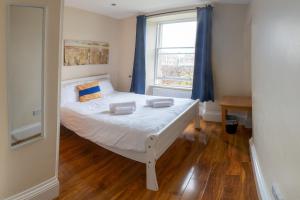 3 Bedroom Apartment with castle views