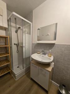 Studio AXEL entre plage et port de plaisance