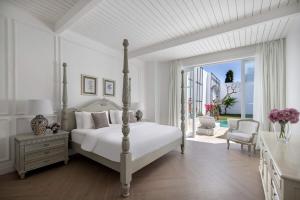 Colonial House 4BR Villa Ocean View in Berawa