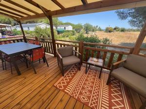 Maisons de vacances Nouveau bungalow No 575 Camping 4 etoiles Lac des Reves : photos des chambres