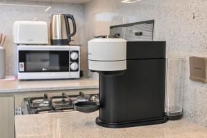 Golden Stays - 5 Mins From Mall I Downtown Dream 1Br Apt