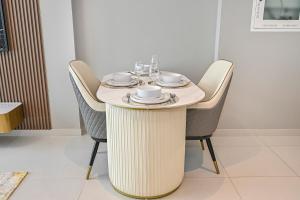 Golden Stays - 5 Mins From Mall I Downtown Dream 1Br Apt