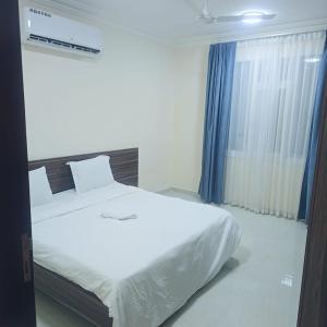 Goldem Seasons Furnished Apartment 10