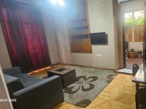 KIEV ROAD APARTMENT