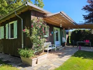 Chalet Vert 10 min à pied du centre ville dArgentat-sur-Dordogne
