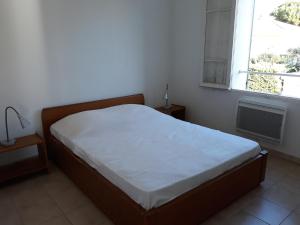 F3 jardin, parking, terrasse à 80 m de la plage à Saint cyr sur mer