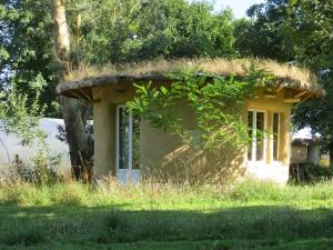 Campings Camping eco-touristique et tiers-lieu apprenant - KERBOUZIER : photos des chambres